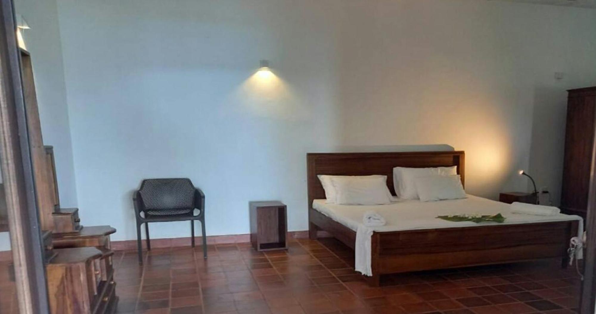 Bluewind Resort Тангалла Экстерьер фото