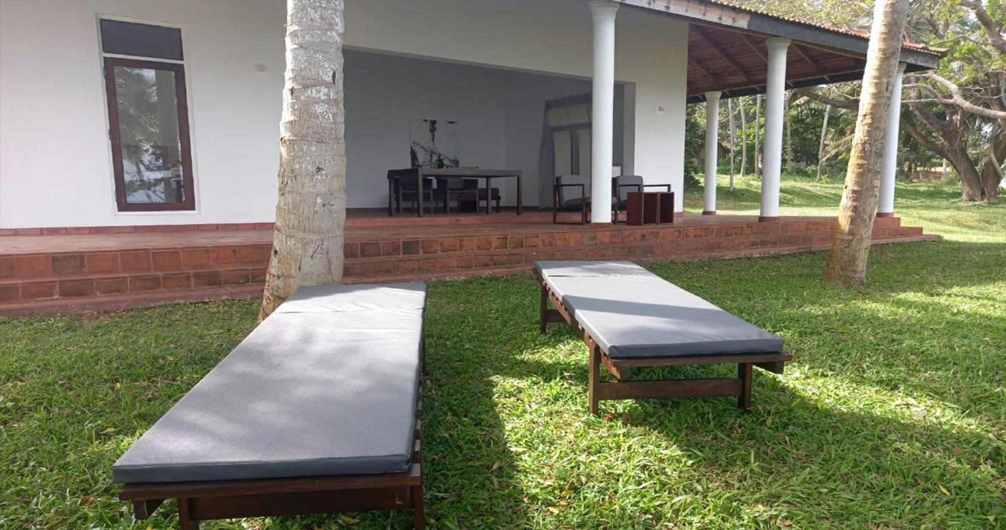 Bluewind Resort Тангалла Экстерьер фото