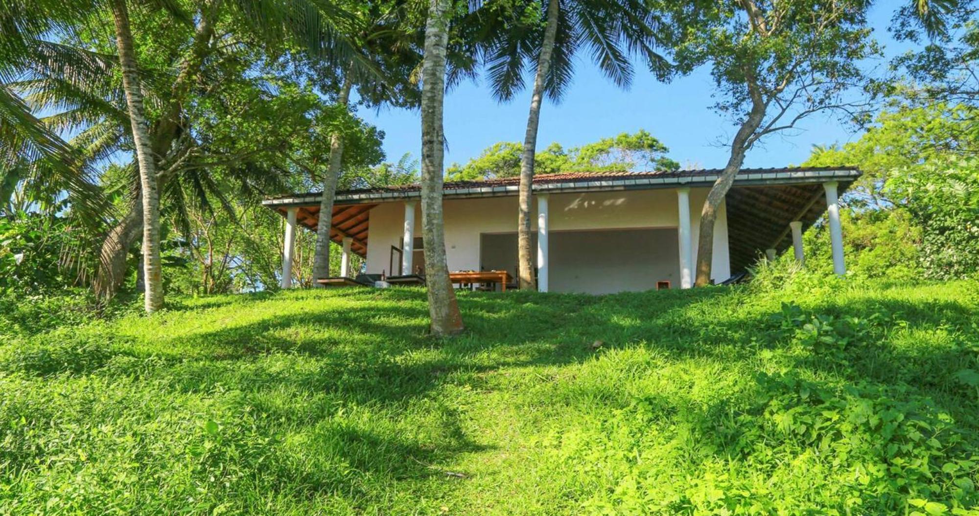 Bluewind Resort Тангалла Экстерьер фото