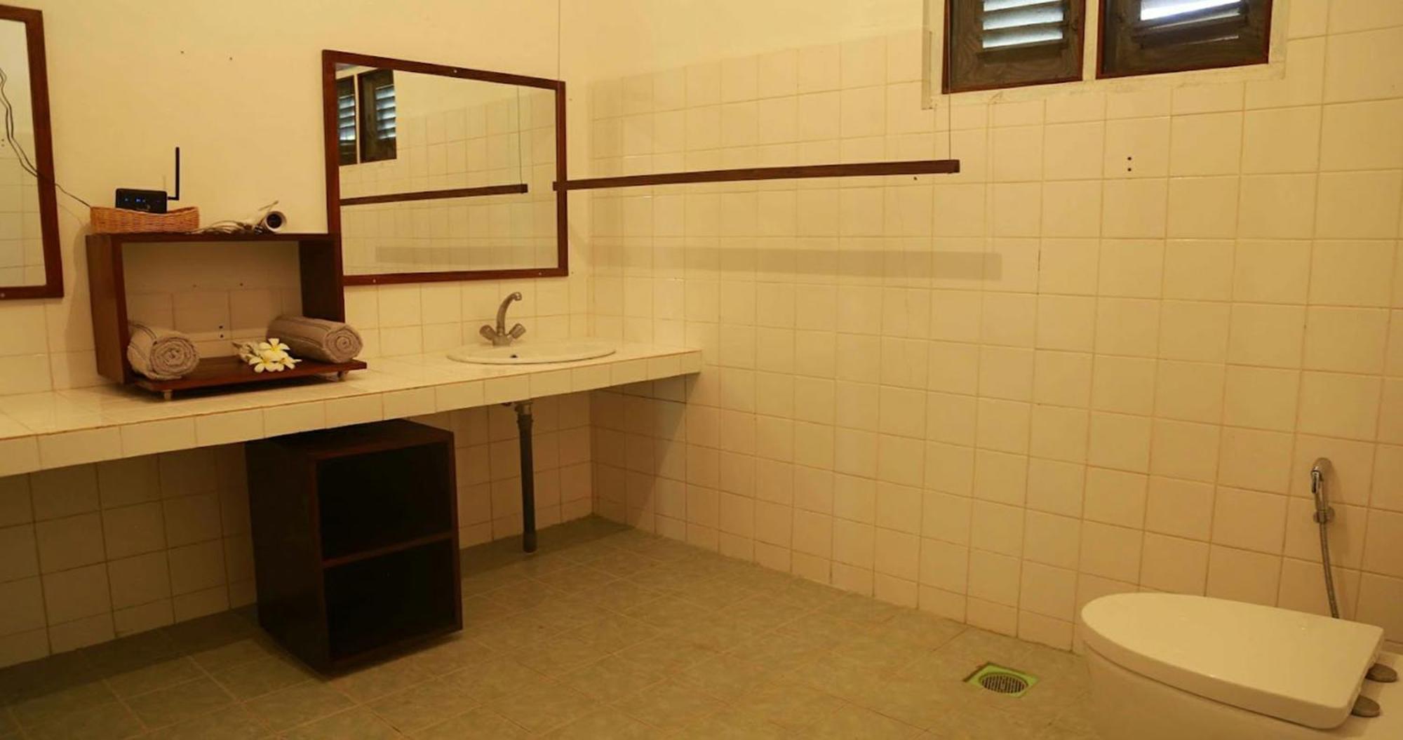 Bluewind Resort Тангалла Экстерьер фото